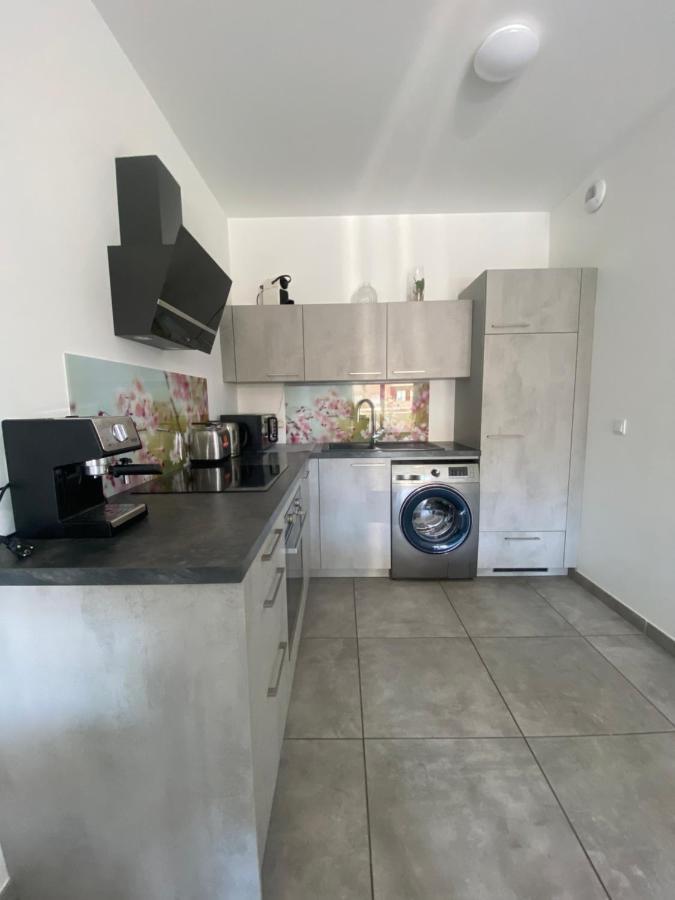 Appartement T2 De Standing Avec Parking A 250 Metres De La Plage, Route Des Sanguinaires, Ajaccio Ajaccio  Exterior foto